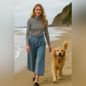 DKNY Women's Light Blue Wide Leg Cropped Chambray Lyocell Jeans - Sz 10!